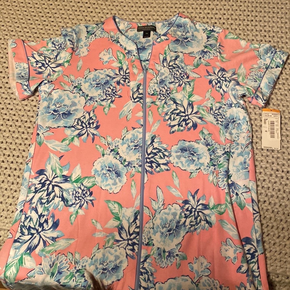 Zip up ROBE, Night Gown, or lounge - Picture 4 of 4